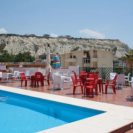 فندق Puntamajata 4*