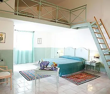Puntamajata Hotel